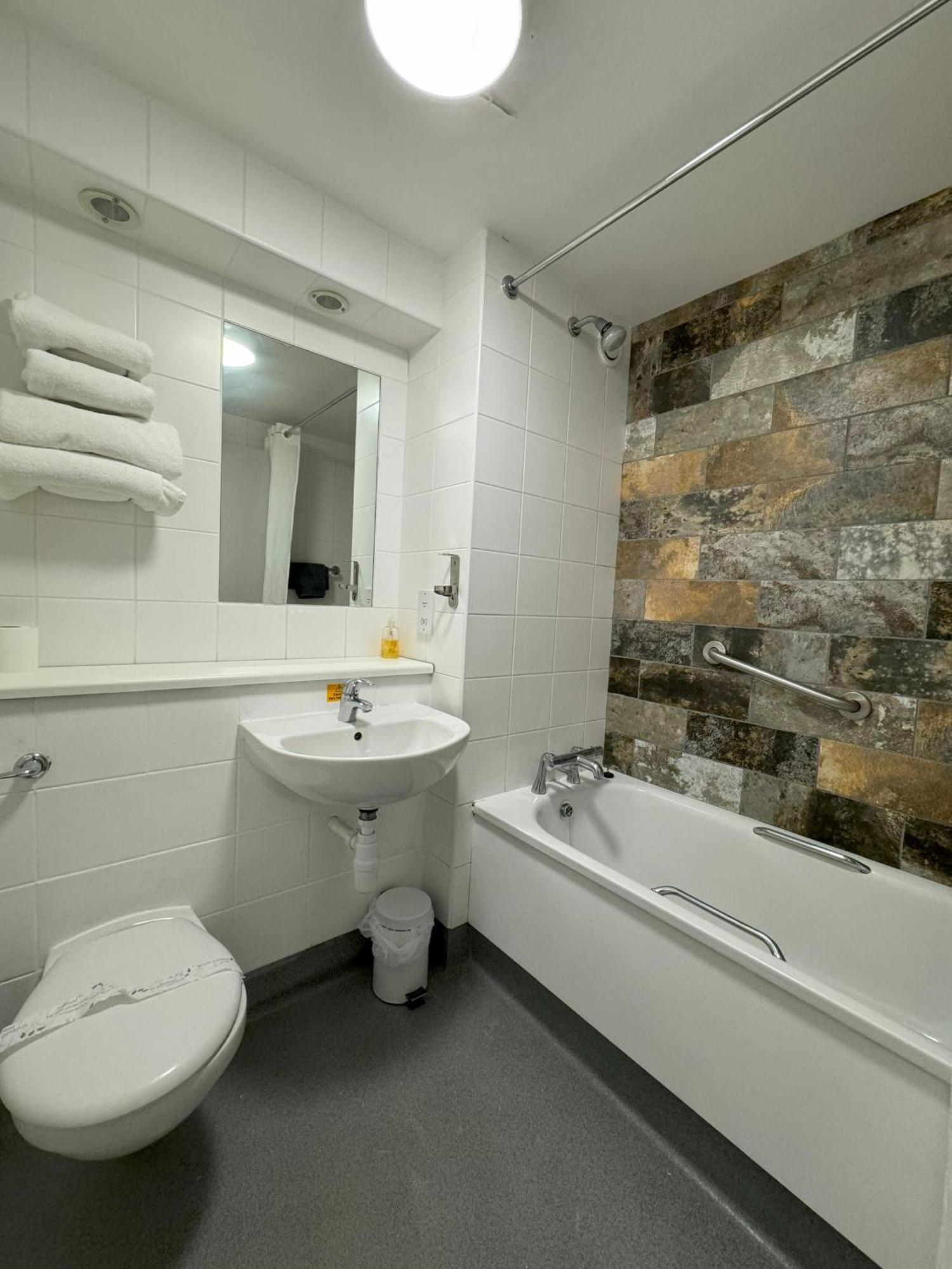 Citilodge Wakefield Hotel By Roomsbooked Exteriér fotografie
